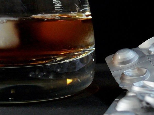 Baclofène et alcool : la saga atypique d'un médicament