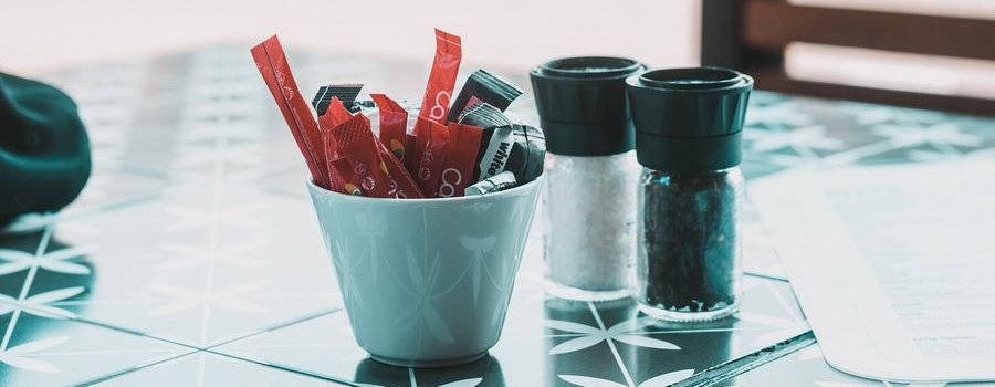 L'aspartame, « tueur silencieux » ou édulcorant alimentaire sans risque ?